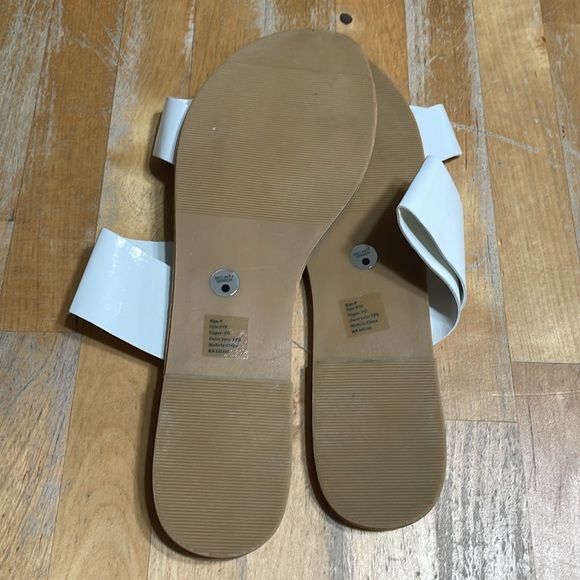 NWOT Charlotte Russe “Eve” sandals - Picture 4 of 5